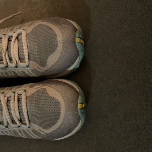 Columbia Waterproof Hiking Shoes Size 8 - Picture 2 of 8